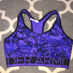 UNDER ARMOUR sports bra
